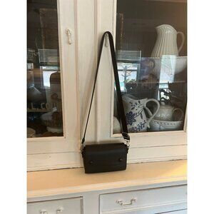 CROSSBODY SONDRA ROBERTS SQUARED BAG Black
